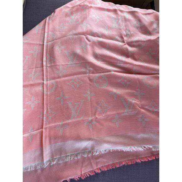 Louis Vuitton Chale Beyond Mongram Scarf, NWT - Picture 6 of 7